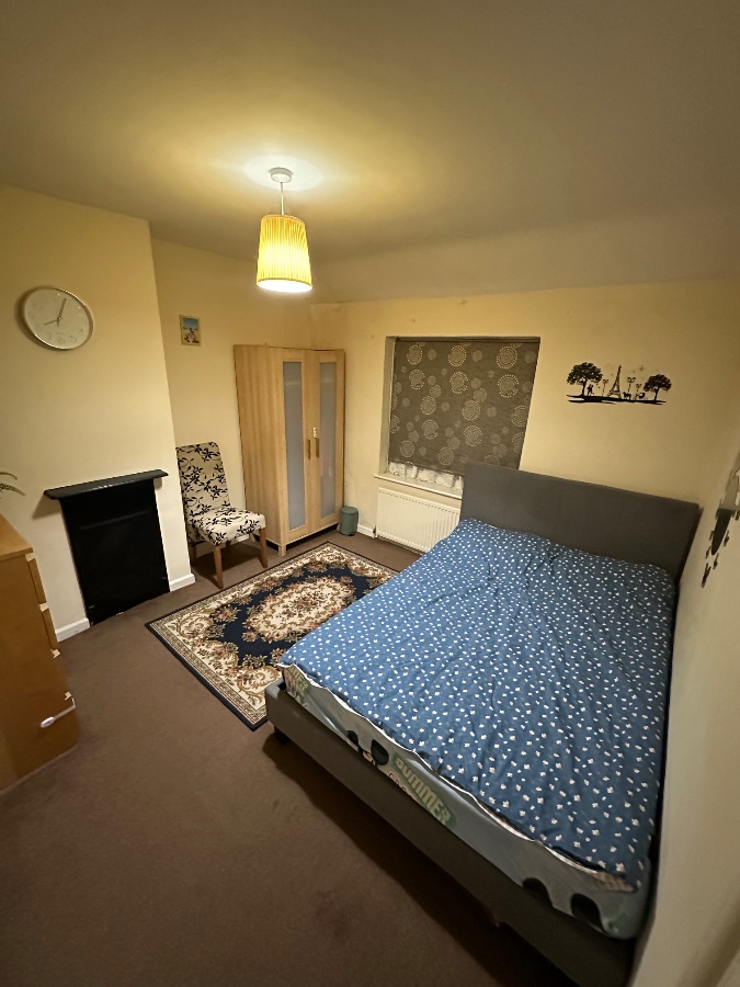 Big Double Room Available For A Female.