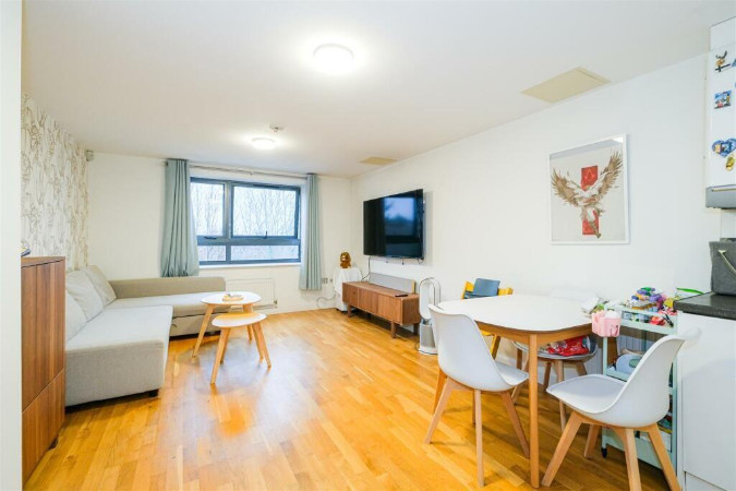 SPACIOUS ONE BEDROOM ONE BEDROOM FLAT