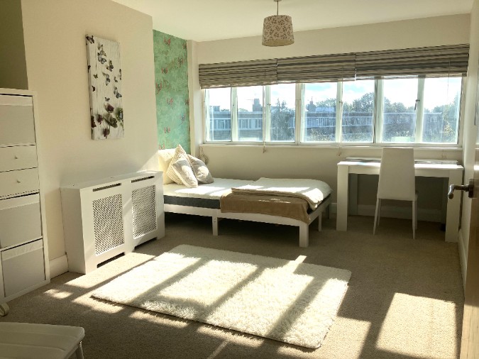 WOW-Factor Super-Large Double Room | Sun-Filled | 