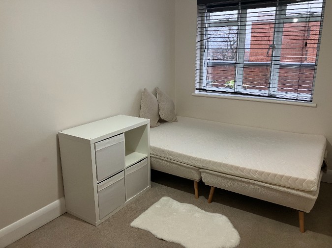 Bright Double Room in Prime Location | All Bills I