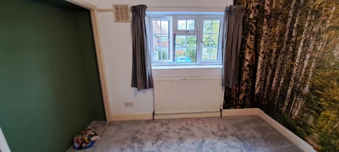 Lovely room available in 3 bed house with garden